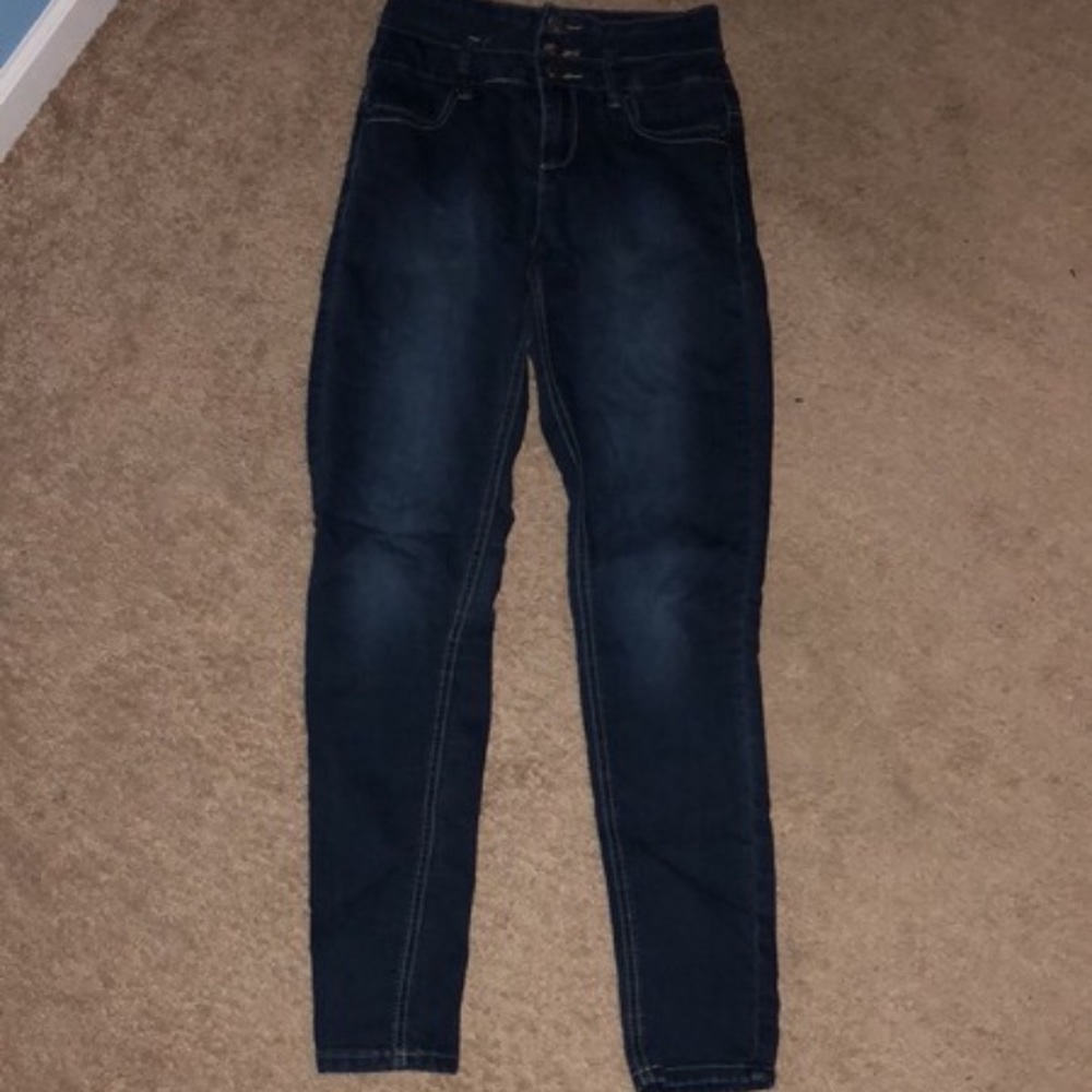 High waisted jeans
